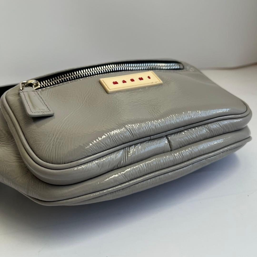 ✨未使用品✨ MARNI ウエストポーチ パテント エナメル グレー 近年