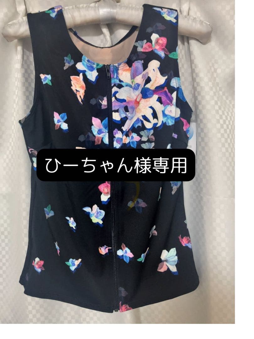 ひーちゃん　ワコールスイムウエア　スポーツ用水着 ノースリーブ花柄 ひーちゃん様専用 ワコールスイムウエア スポーツ用水着 ノースリーブ花柄