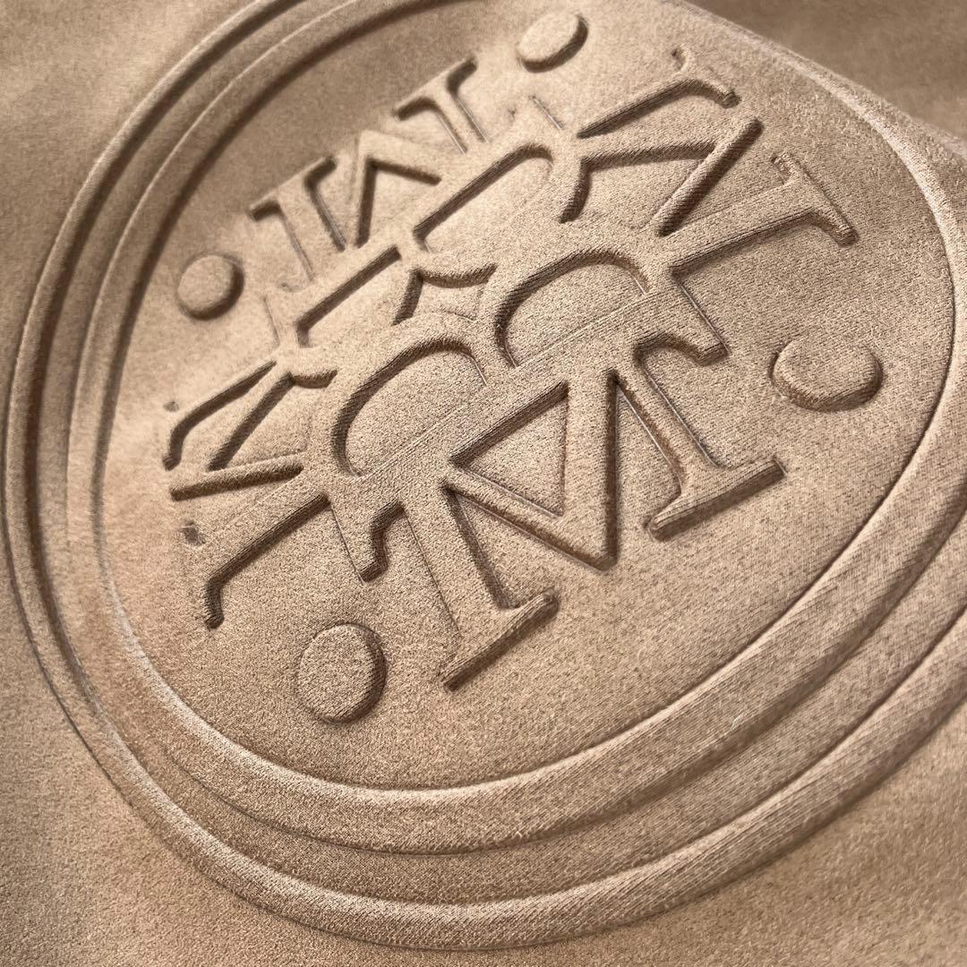 MORABITO モラビト《ブラン》サークルロゴ・エンボスデザインプルオーバー