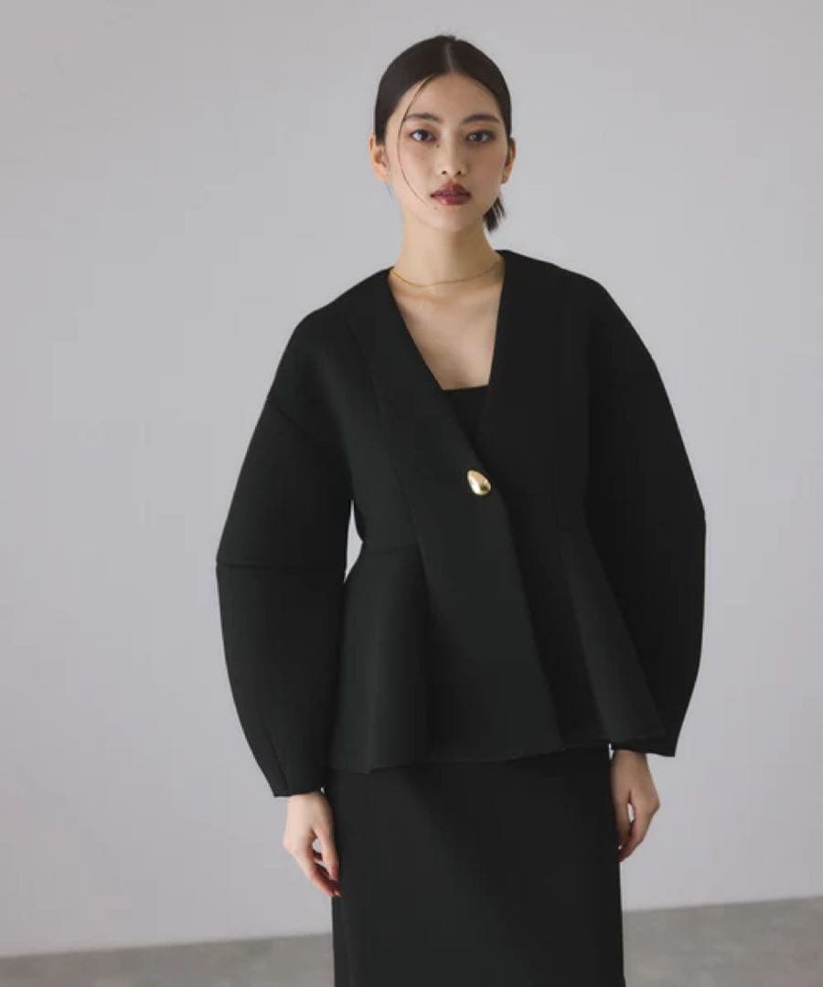 エッグブローチ付きペプラムカーディガン ADAM ET ROPE'（アダムエロペ） カーディガン 「洗える」エッグ