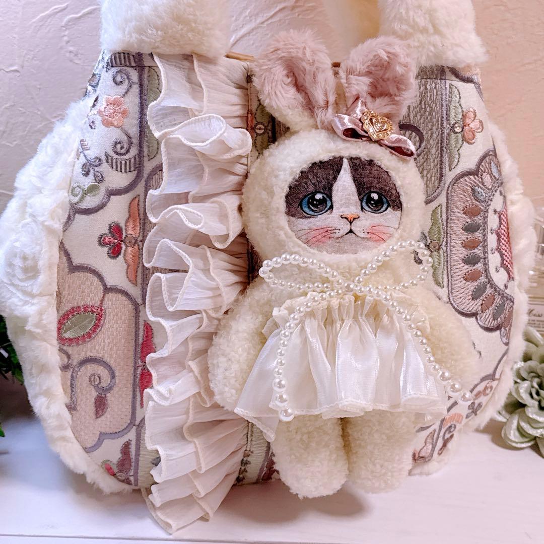 あ*き様 コヤンイサムチョン♡新柄インド刺繍のうさミルクちゃんのラウンドトートバ コヤンイサムチョンハンドメイドリメイクヌピ インド、刺繍、トート