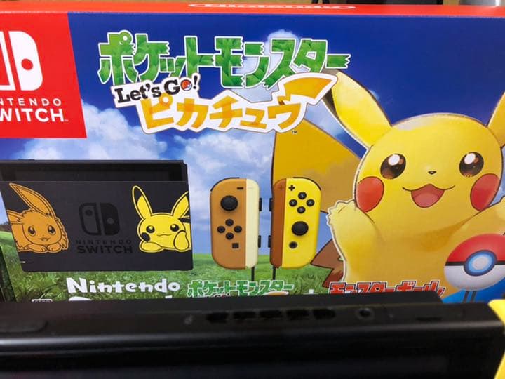 希少】ポケットモンスターLet's Go ピカチュウ(任天堂Switch本体)