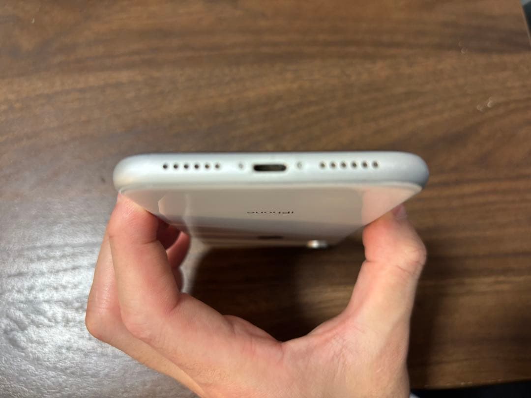 ジャンク品】Apple iPhone XR ホワイト 本体 128G - メルカリ