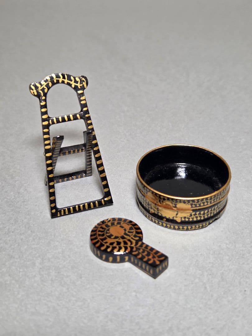 古い小さな小さな雛道具 化粧道具 十三揃