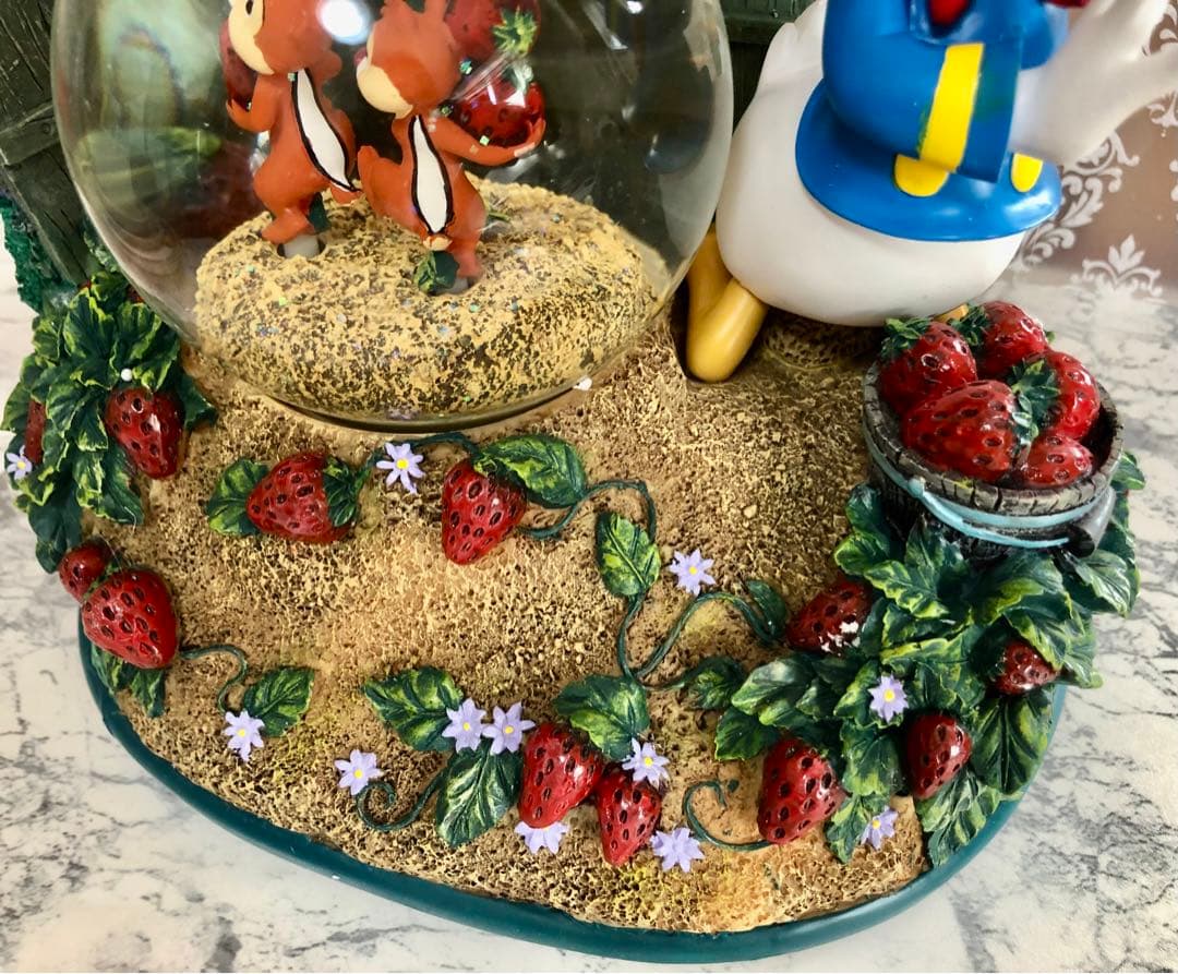 ディズニー チップ＆デール ドナルド スノードーム 置物 オブジェ