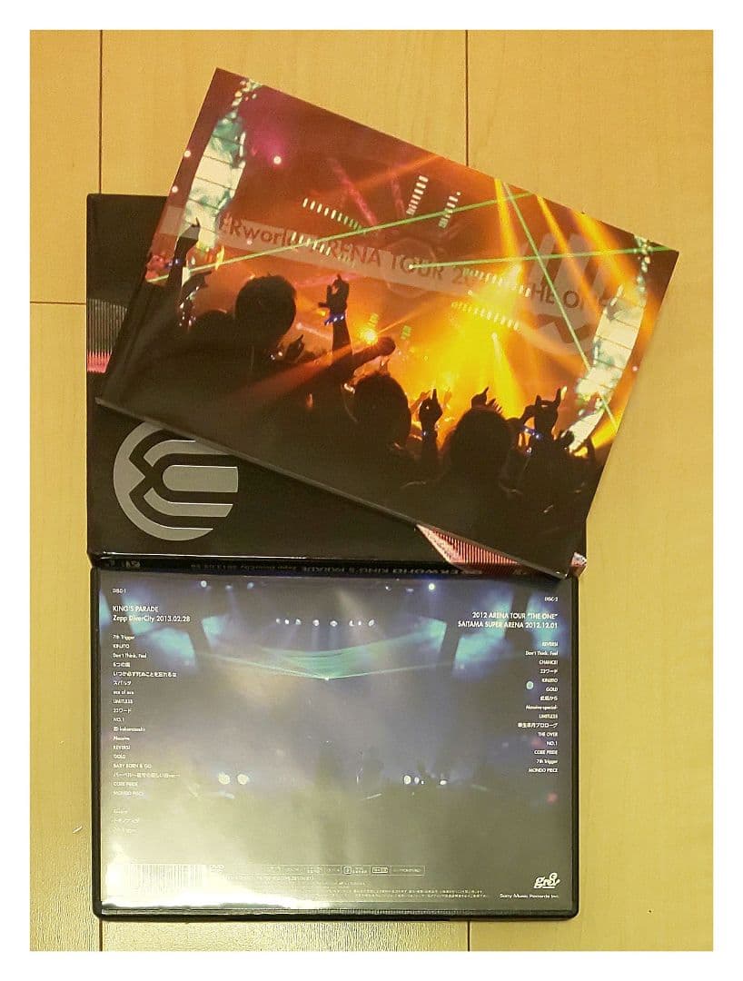 UVERworld】DVD + CD まとめ売り【FC会報誌付き】 - メルカリ