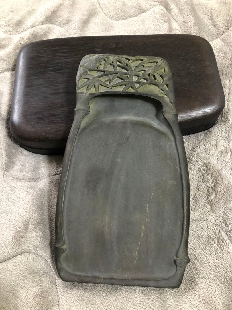 端渓硯　老坑 金綫 胭脂暈・蕉葉白・火捺・魚腦凍なと◆九吋◆上質箱◆旧麻子坑美石 青栁貴史作 老坑端渓硯① | アウトレット 宝研堂