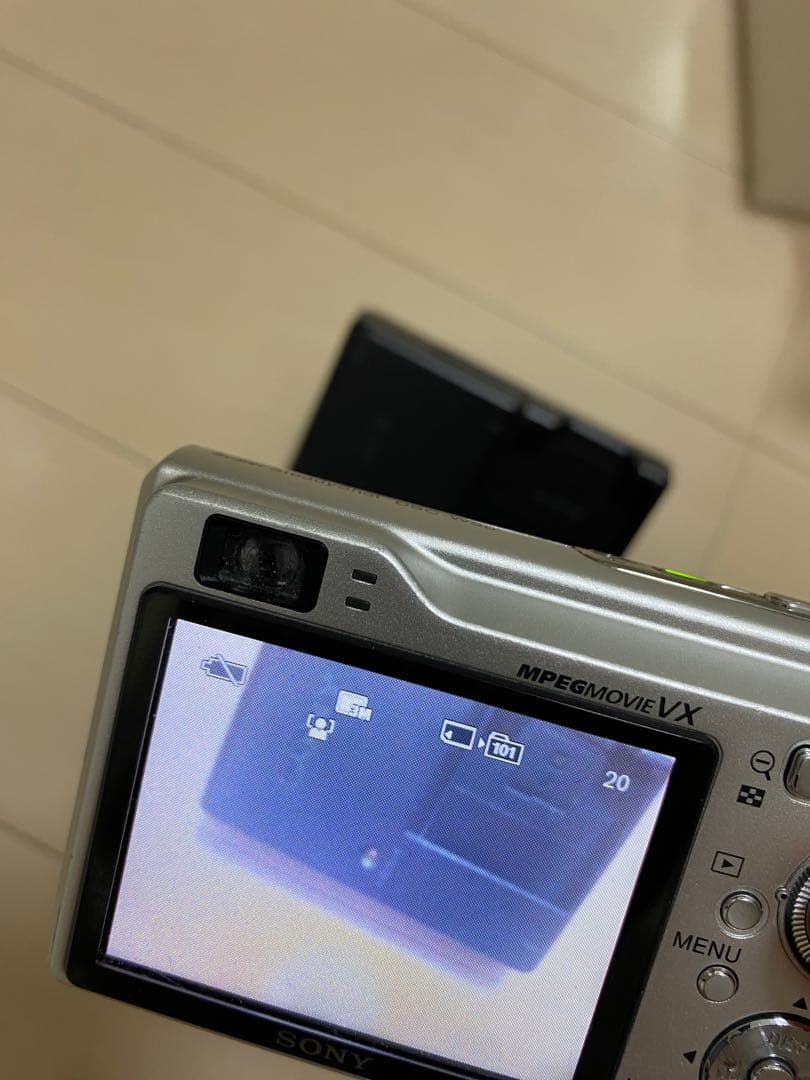 Sony Cyber-shot 7.2MP コンパクトデジタルカメラ