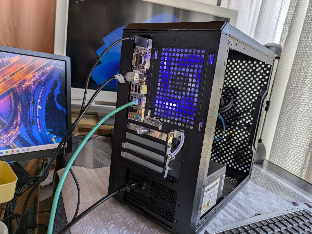 №124、Win11そっくりのQ4OS、i7_2700K、M8GB、SSD - メルカリ