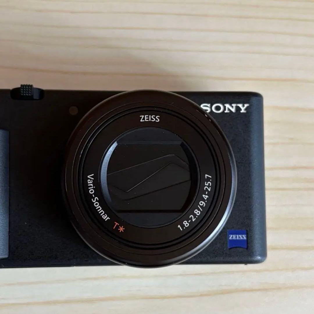 ジャンク品】SONY VLOGCAM ZV-1 本体・バッテリー・三脚付き - メルカリ