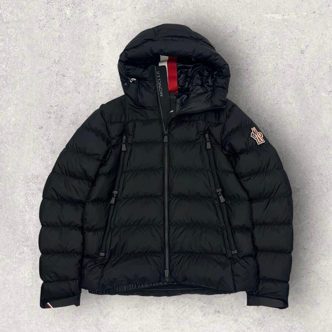 11695【美品・QR鑑定済み】モンクレール 希少5サイズ ダウンジャケット