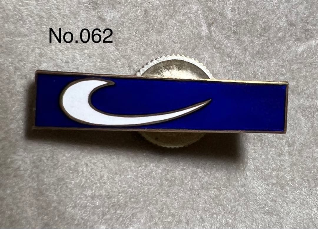 セミアンティークNo.062 ナイキ?の古い社章 - メルカリ