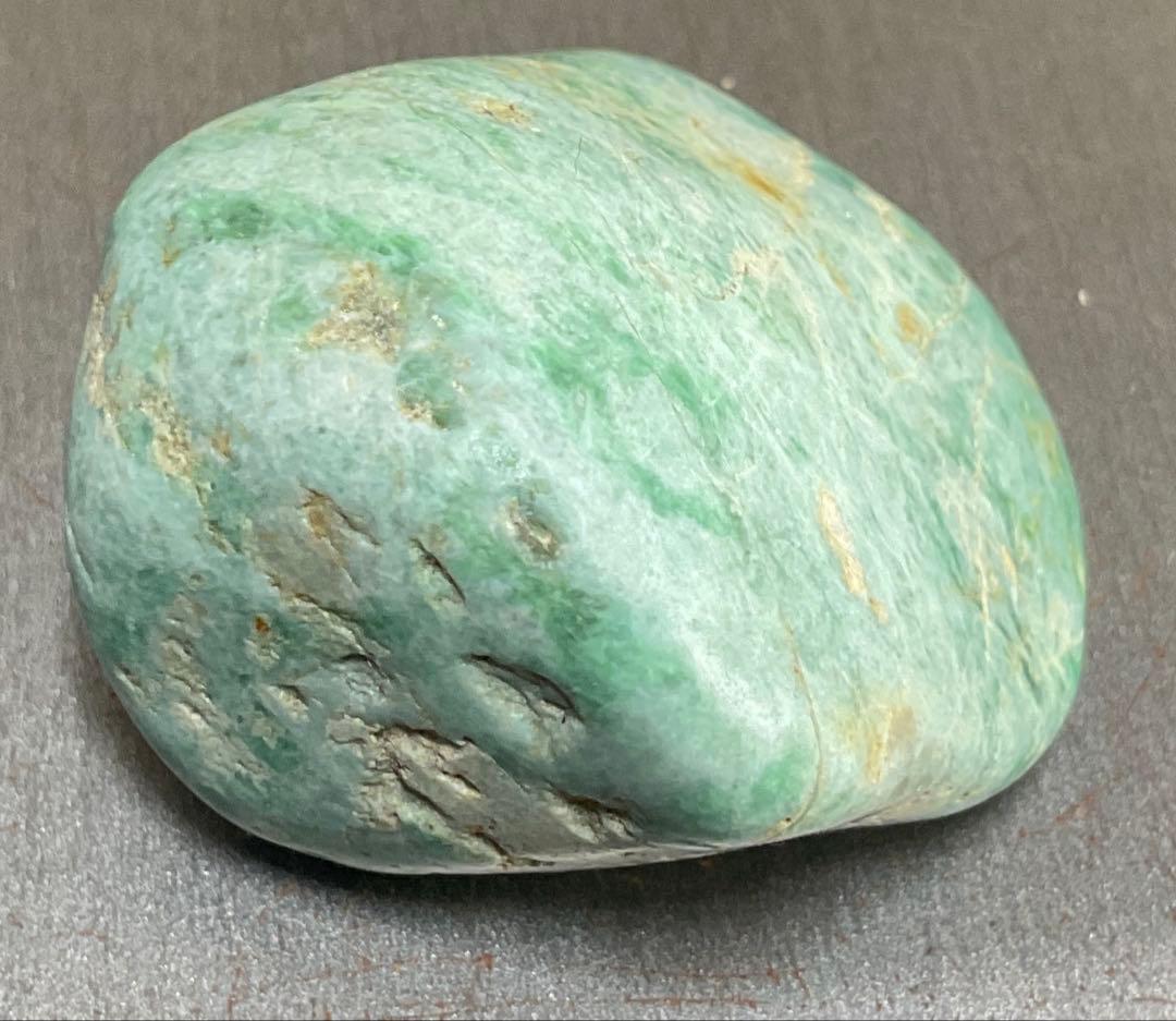 緑色 糸魚川翡翠42g ヒスイ ひすい - メルカリ