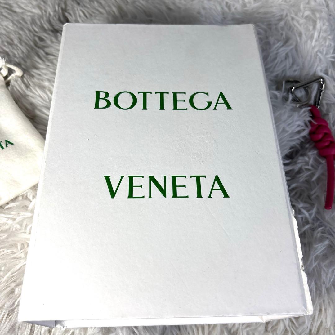 美品】希少 Bottega Veneta トライアングルキーリング ピンク - メルカリ