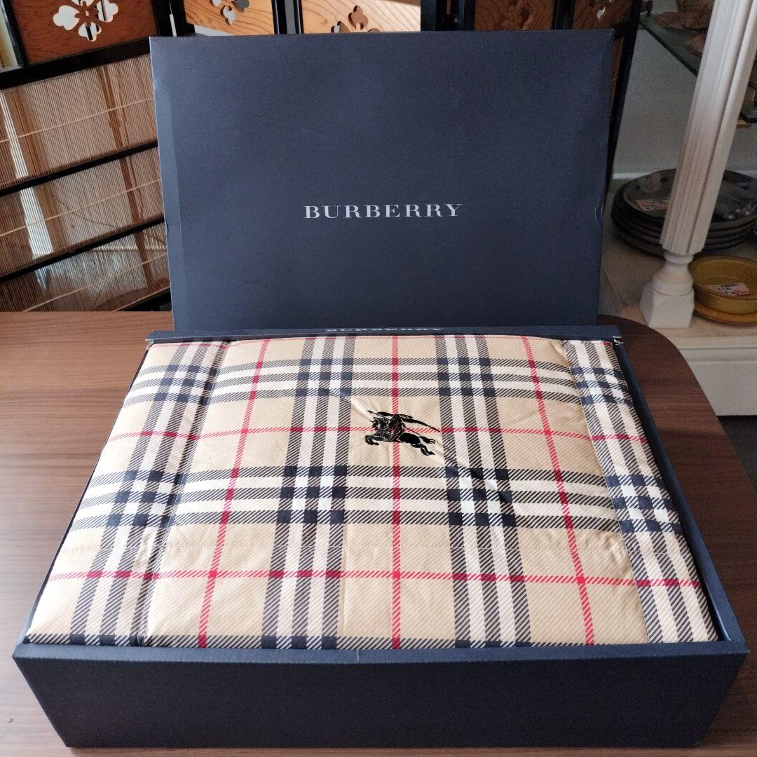 BURBERRY バーバリー 寝具 ダウンケット 羽毛肌掛けふとん 布団 軽量 Burberrys バーバリー 羽毛肌掛けふとん 150x200cm 未使用 Burberrys
