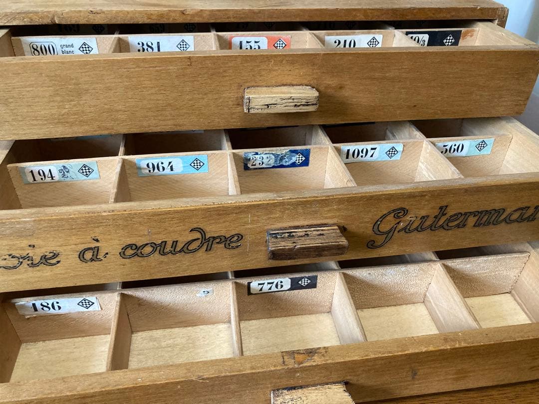 フランス アンティーク ギッターマン ソーイングキャビネット糸巻