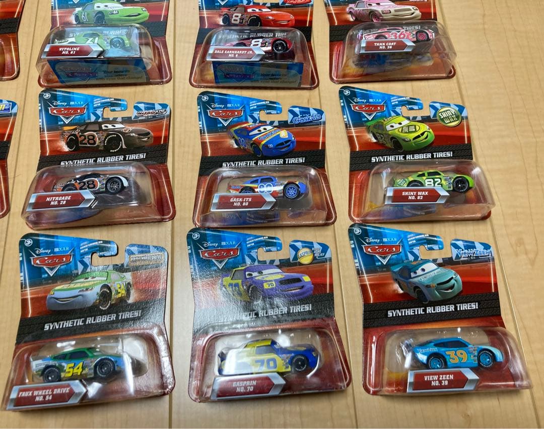 マテルカーズピストンカップレーサー35台ラバータイヤ新品未開封