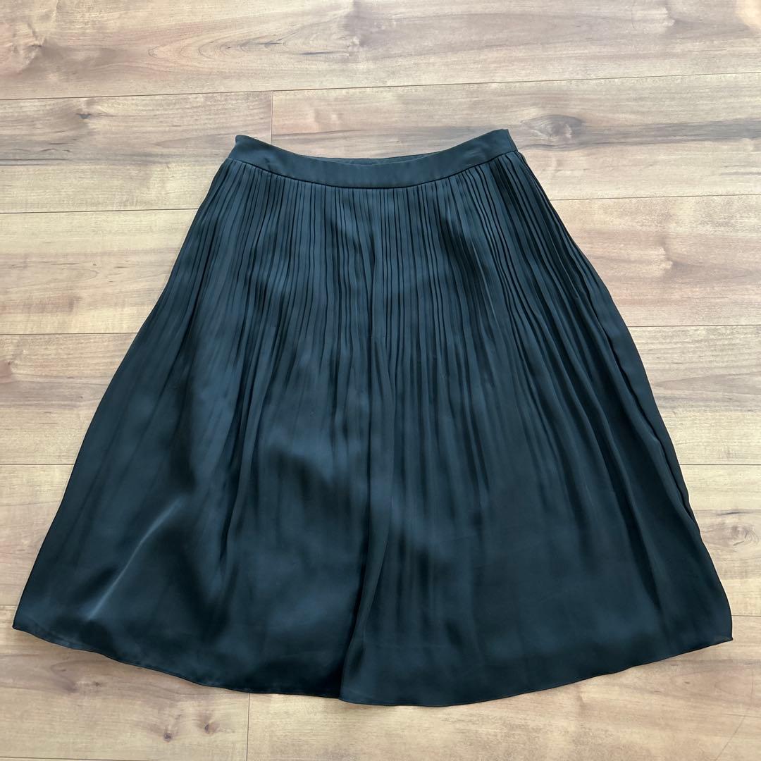 INDIVI 黒 プリーツひざ丈スカート - メルカリ