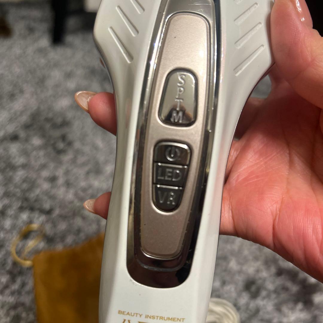 セプテムアップ美顔器定価135,300円詳しい。使い方写真8枚目に