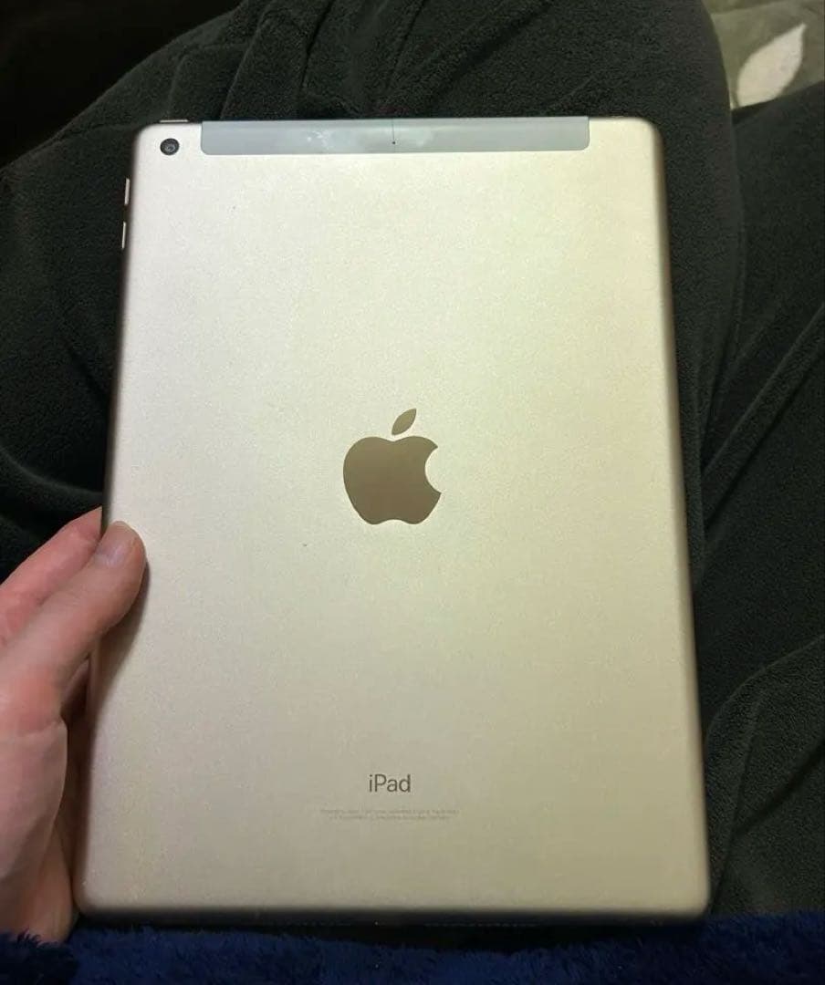 【本体のみ】Apple iPad 第5世代 32GB ゴールド Amazon.co.jp: 【整備済み品】Apple iPad (第5世代) Wi-Fi 32GB
