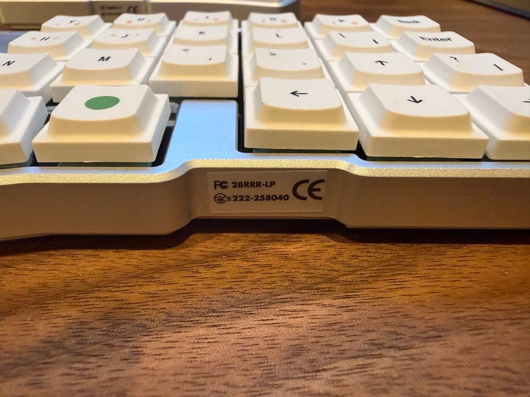 れ*ん様 Cornix LP 無線分割キーボード + 追加キーキャップ - メルカリ