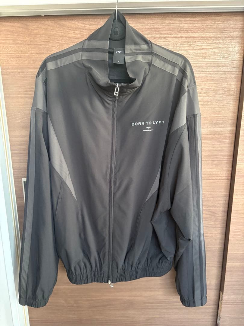 LYFT オーバーサイズトラックジャケット　店舗限定　オールブラック LÝFT Logo Line Track Jacket - Black