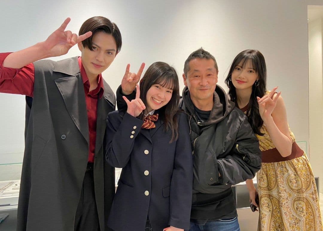 超入手困難]仮面ライダーギーツ浮世英寿着用衣装トレンチロングベストM