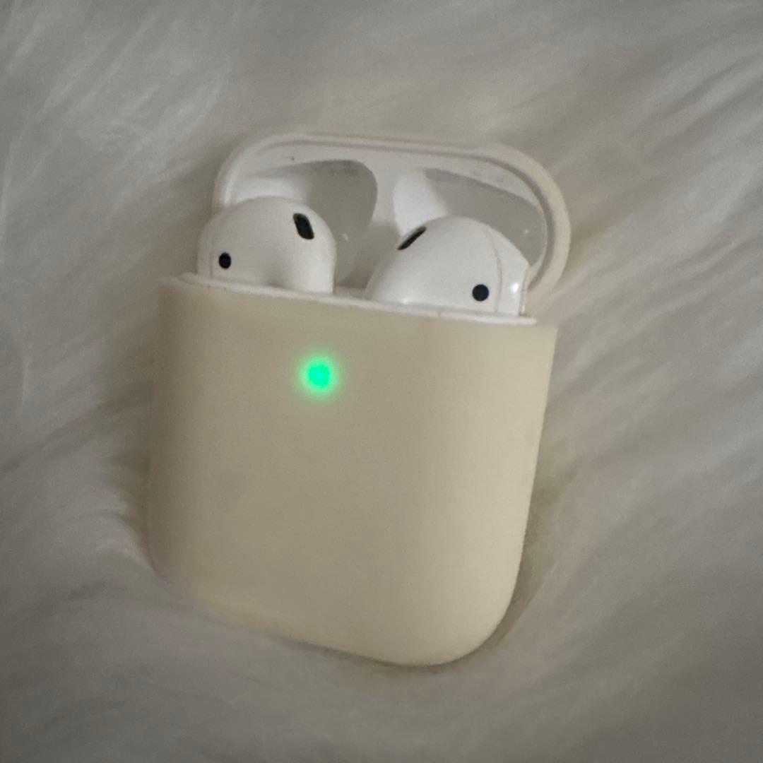 ジャンク扱い AirPods本体 第2世代＊ワイヤレス充電対応ケース - メルカリ
