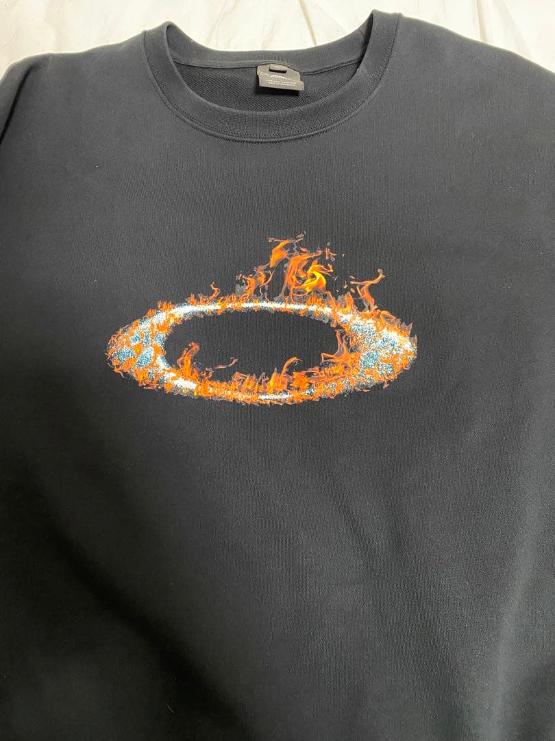 oakley スウェット フレイム ロゴ y2k - メルカリ