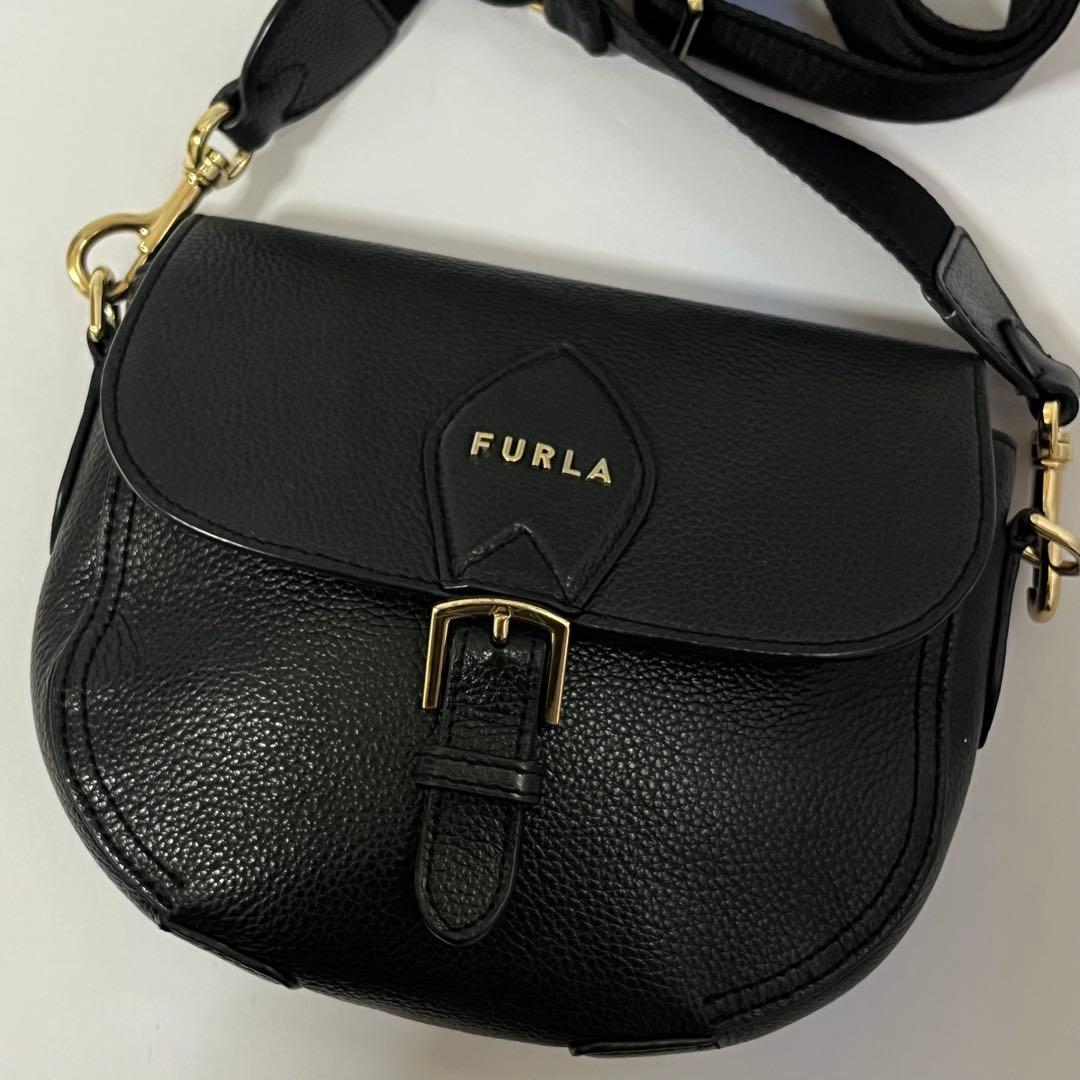 美品✨フルラ ウラニア ショルダーバッグ サドルバッグ レザー 現行