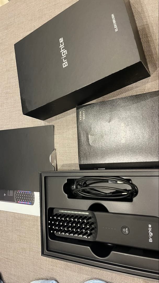 Brightee 美顔器 ブラック 本体 Aiロボティクス、ミッキーマウスデザインの限定美顔器「ELEKI BRUSH+