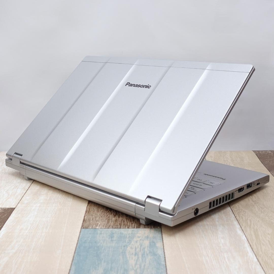 累積使用時間僅少で極美品の１４インチ✨第１０世代ｉ５に超高速ＳＳＤ＆ＤＶＤマルチ