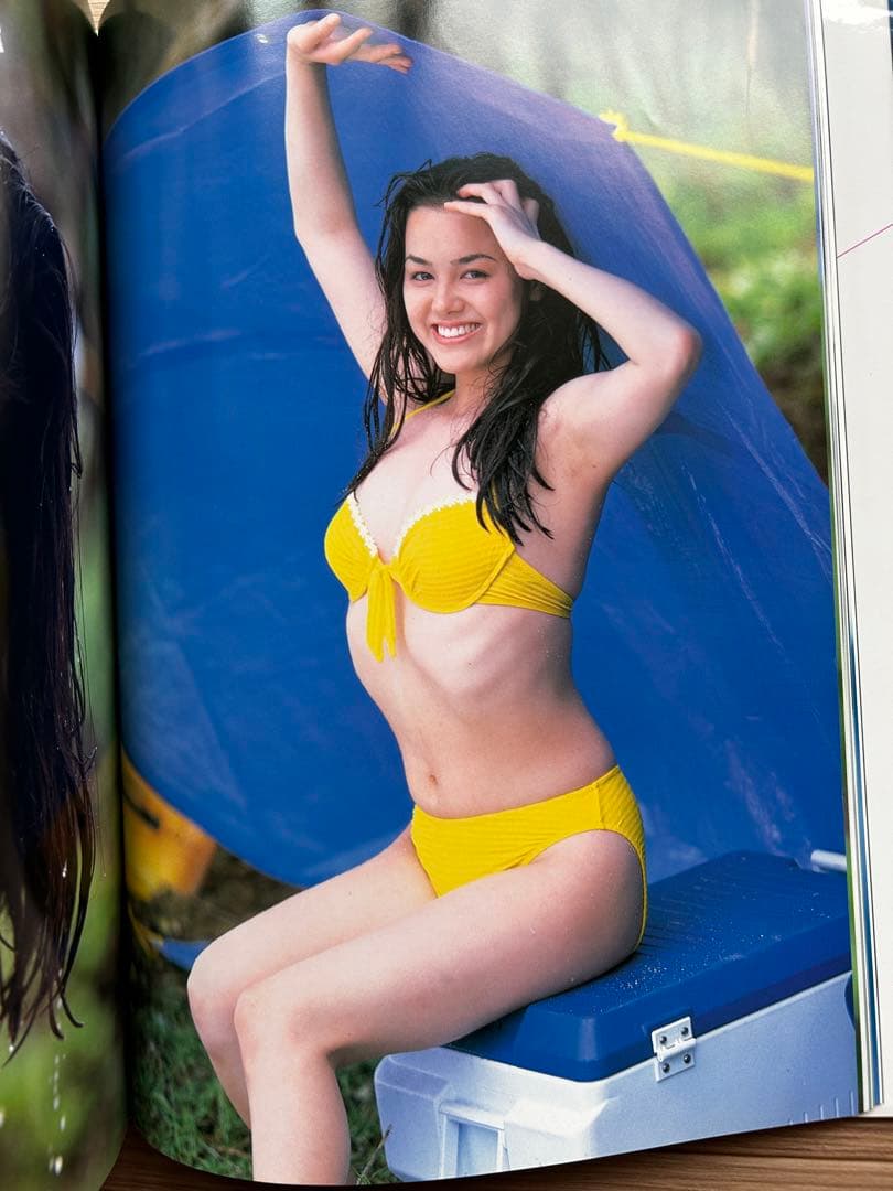 小田茜 写真集 『PURE』 - メルカリ