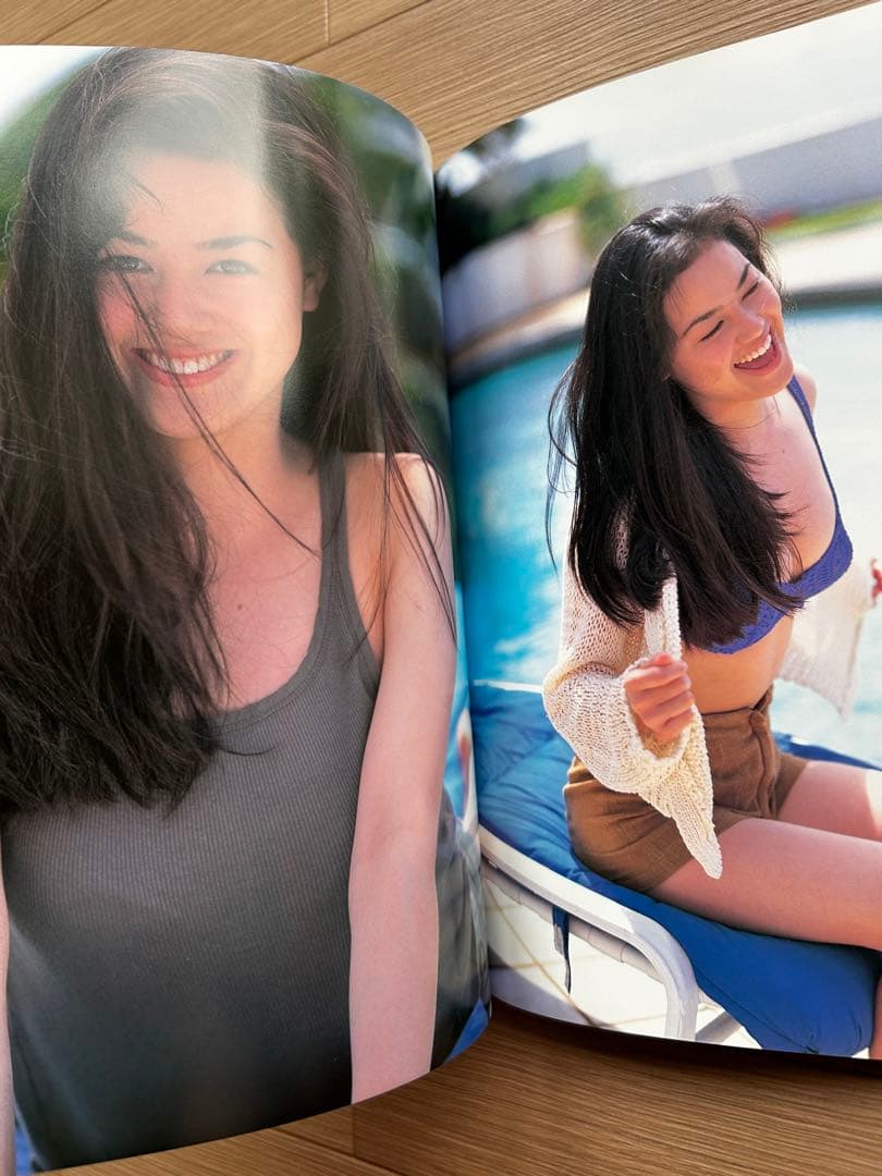 小田茜 写真集 『PURE』 - メルカリ