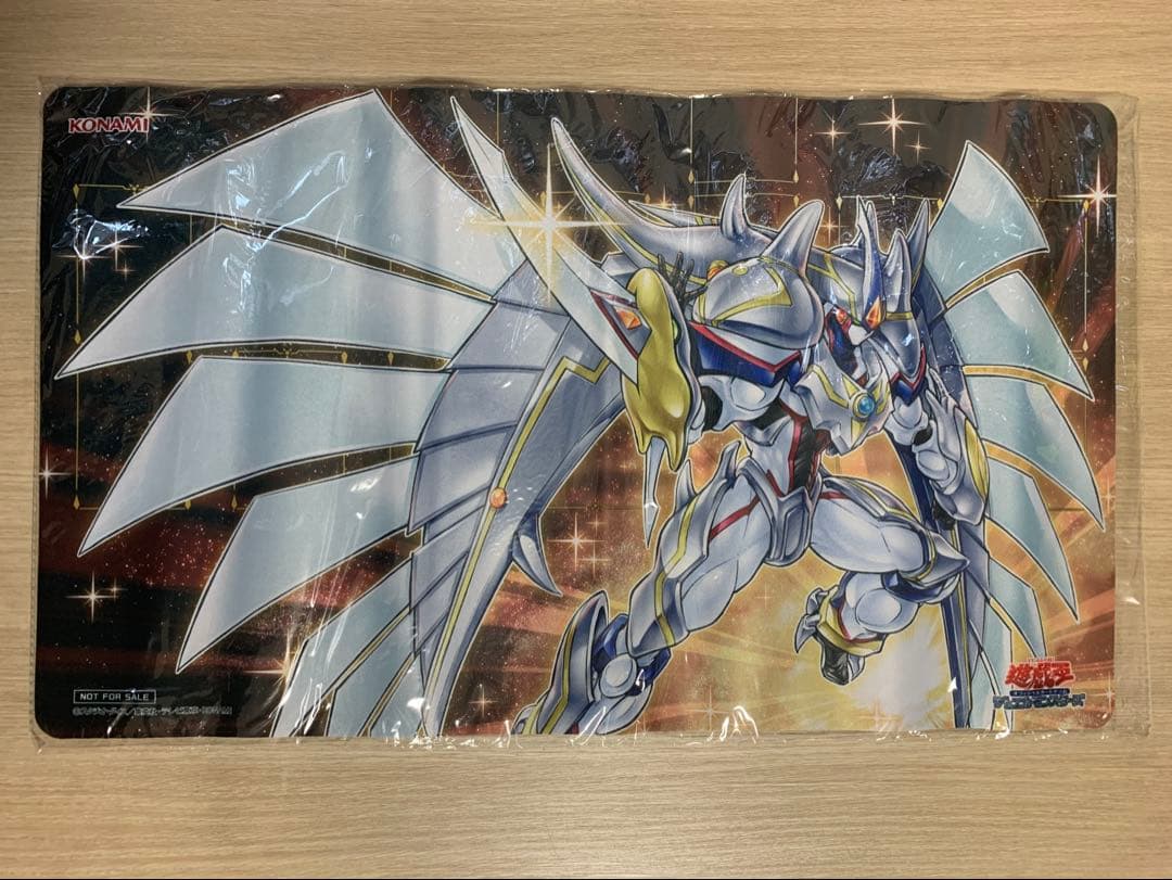 未開封 E・HEROシャイニング・ネオス・ウィングマン プレイマット