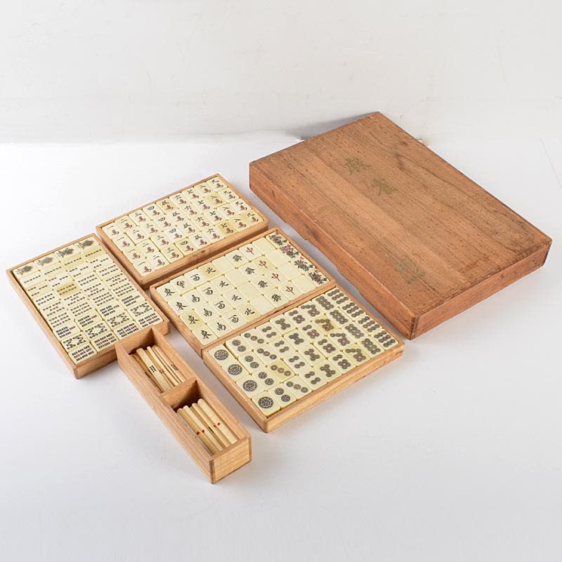 eyeknow74 　竹嵌　練物牌　背竹牌　麻雀牌　木箱付　V　6552 eyeknow74 様専用 竹嵌 練物牌 背竹牌 麻雀牌 木箱付 V 6552 - メルカリ