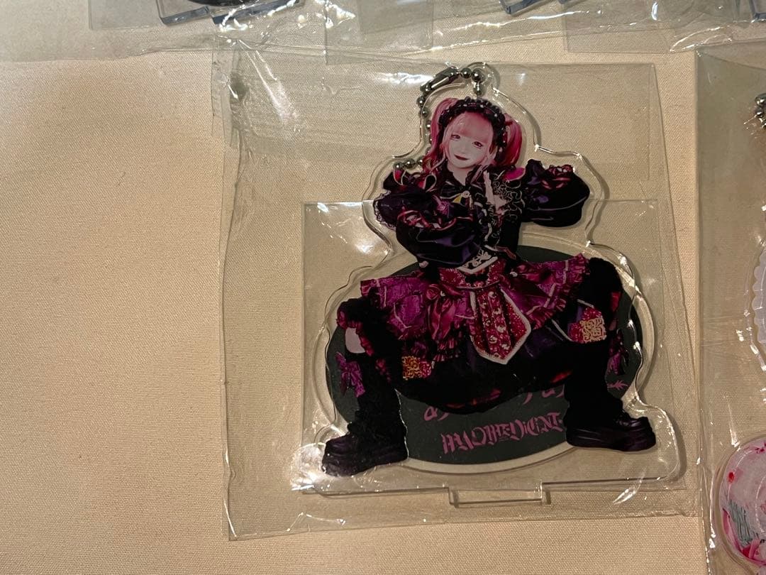 アクリルスタンド ありすりあ MAD MEDiCiNE ちちゃめど - メルカリ