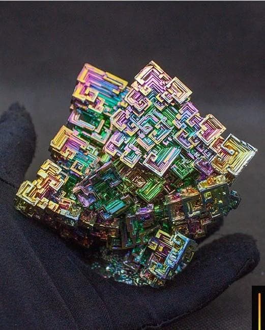 た*K様 神秘的な美しさを持つビスマス結晶 ケース付き【682g】 ビスマス（人工結晶）・特大 - 海福雑貨通販部