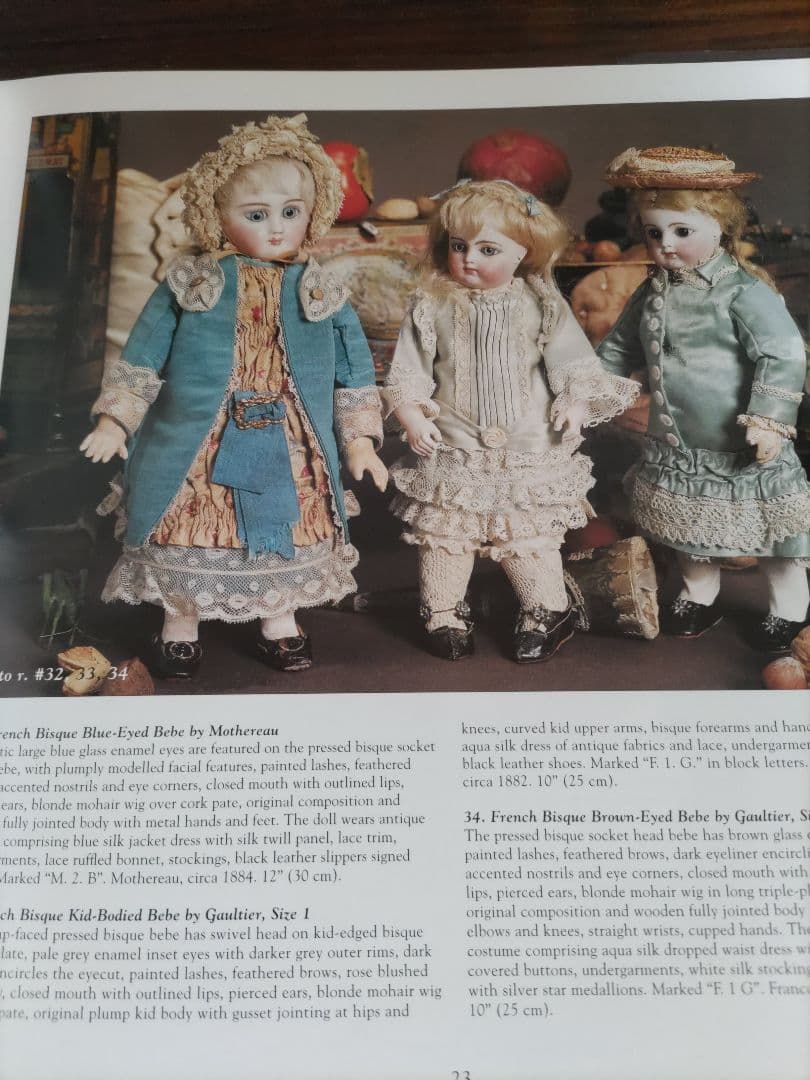 A WHISPERING OF DOLLS アンティークドール写真集 - メルカリ