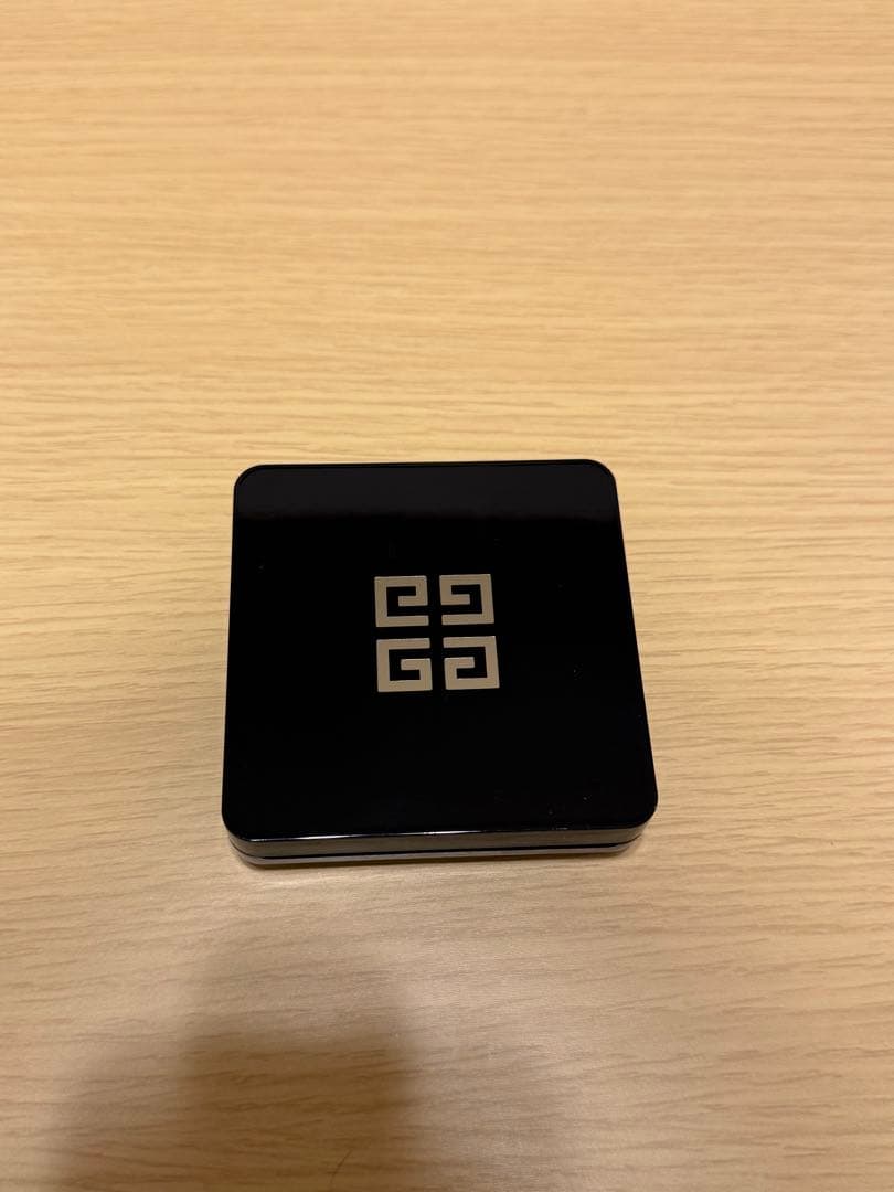 ジバンシイ ソワンノワール UV コンパクト ソワン ノワール Uv コンパクト - 日焼け止め | Givenchy Beauty