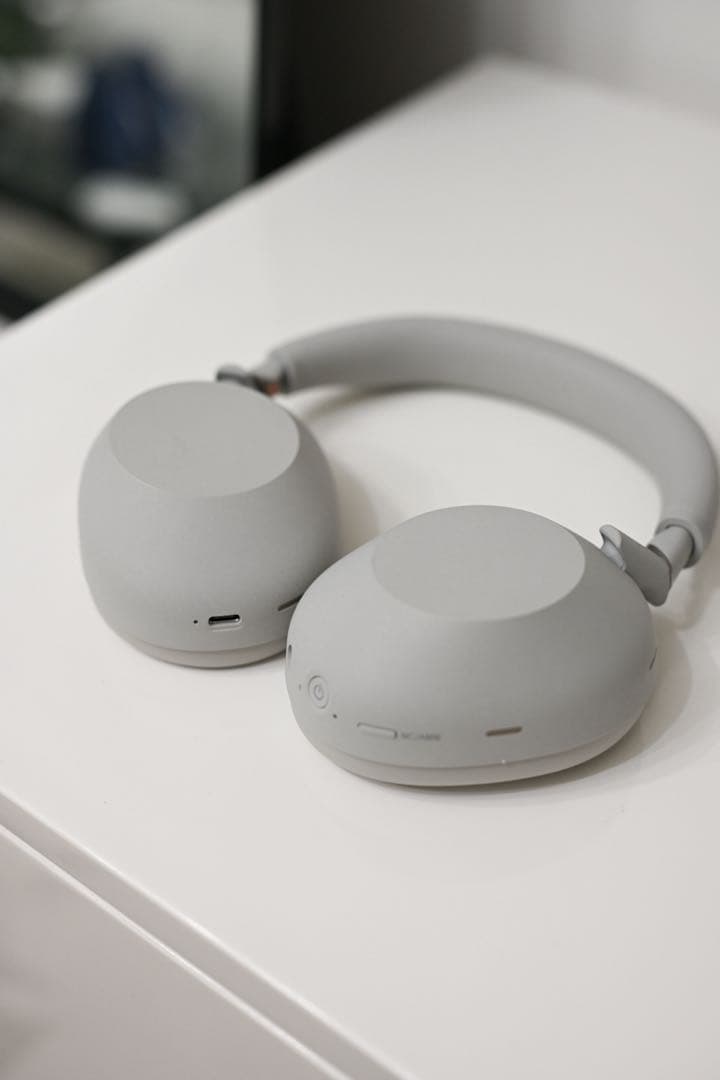 美品 WH-1000XM6 ソニーヘッドホン プラナチナシルバー ☆ソニー / SONY WH-1000XM6 (S) [プラチナシルバー]【イヤホン