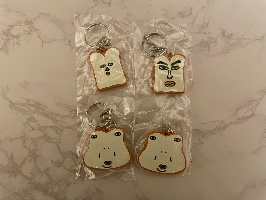 UNISON SQUARE GARDEN 食パンくん キーホルダー - メルカリ