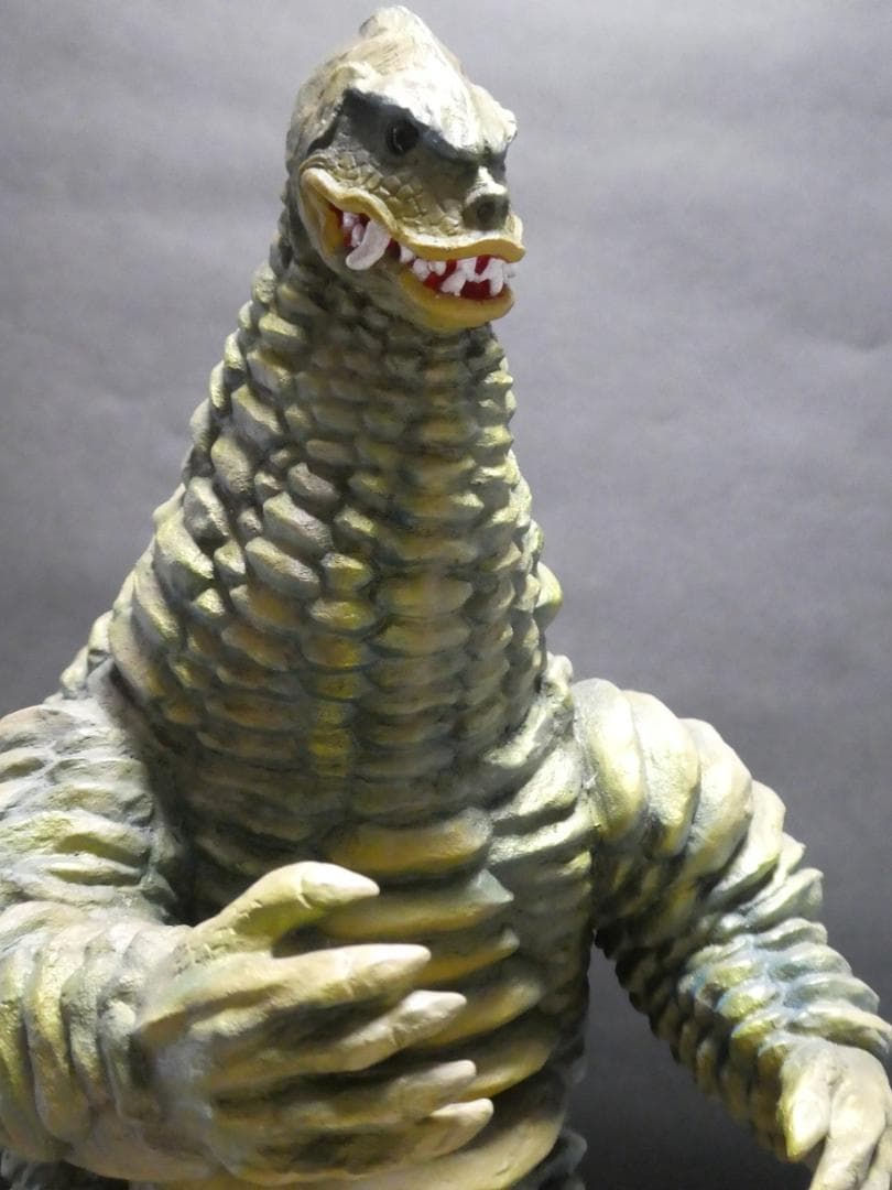 ビリケン商会　レッドキング　塗装済み完成品 メルカリ出品「ビリケン商会 レッドキング 塗装済み完成品」 | tai