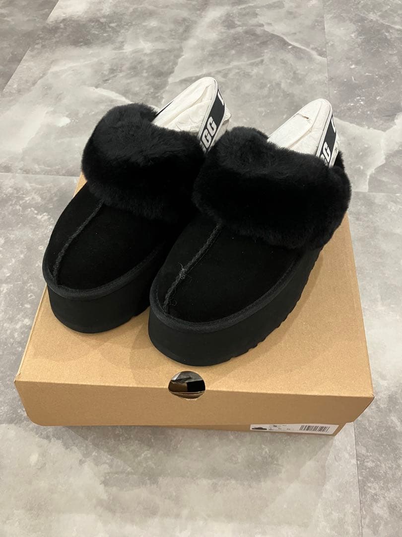 UGG ブラック スリッポン厚底ムートンブーツ UGG（アグ） ファンケット 厚底 スリッポン BLACK CHE BCDR 1113474