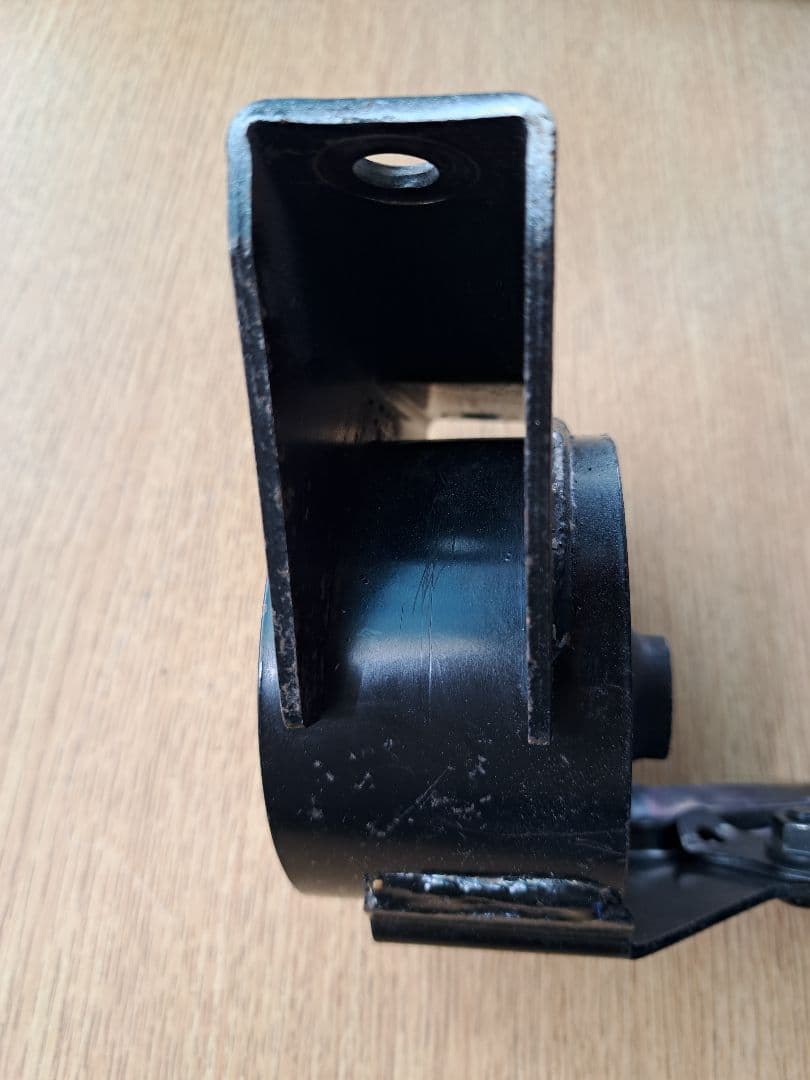 TRD強化エンジンマウント 4AGEU(5バルブ)用中古品 左右セット - メルカリ