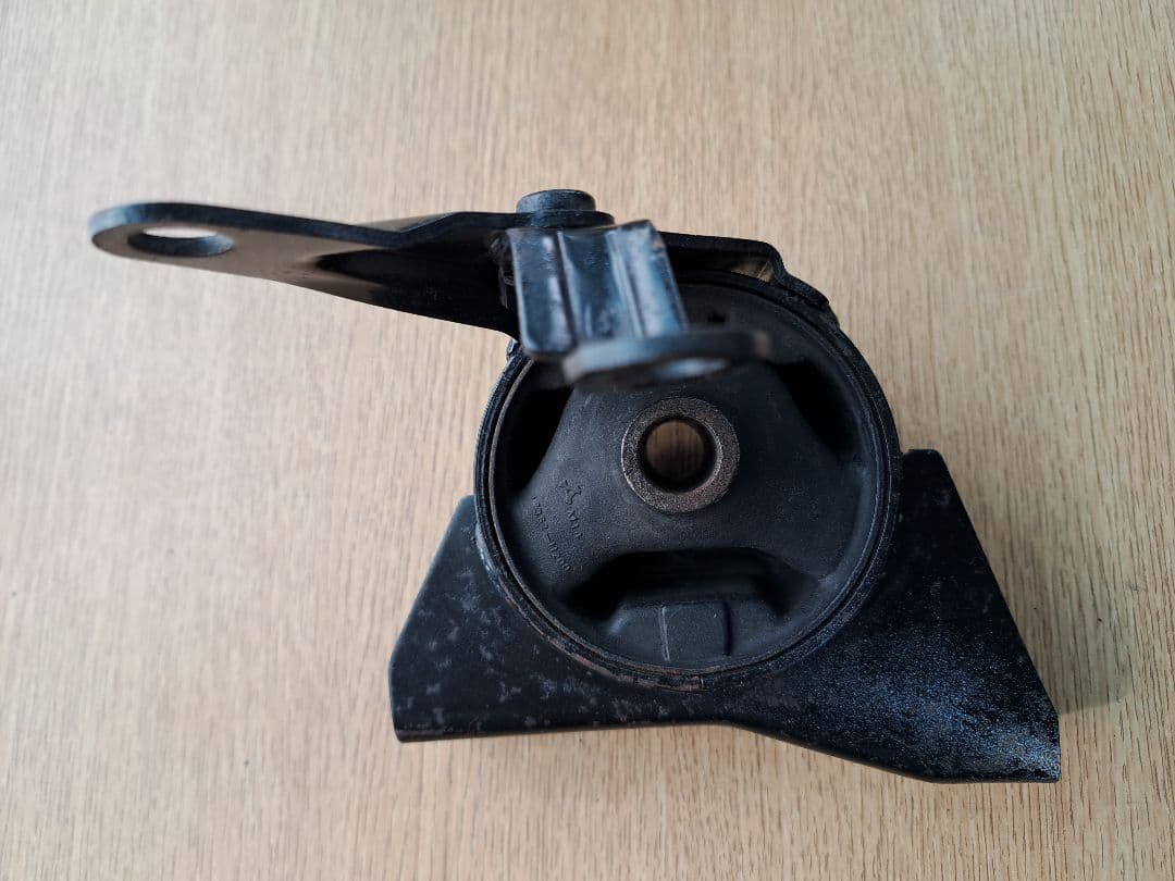 TRD強化エンジンマウント 4AGEU(5バルブ)用中古品 左右セット - メルカリ