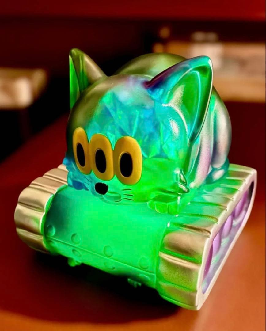 【レア】アートジャンキー　ロッコンカームキャット　クリアグリーン&GID 蓄光 ロッコンカームキャット戦車（クリアミント） - Sofvi & T-shirt「ART