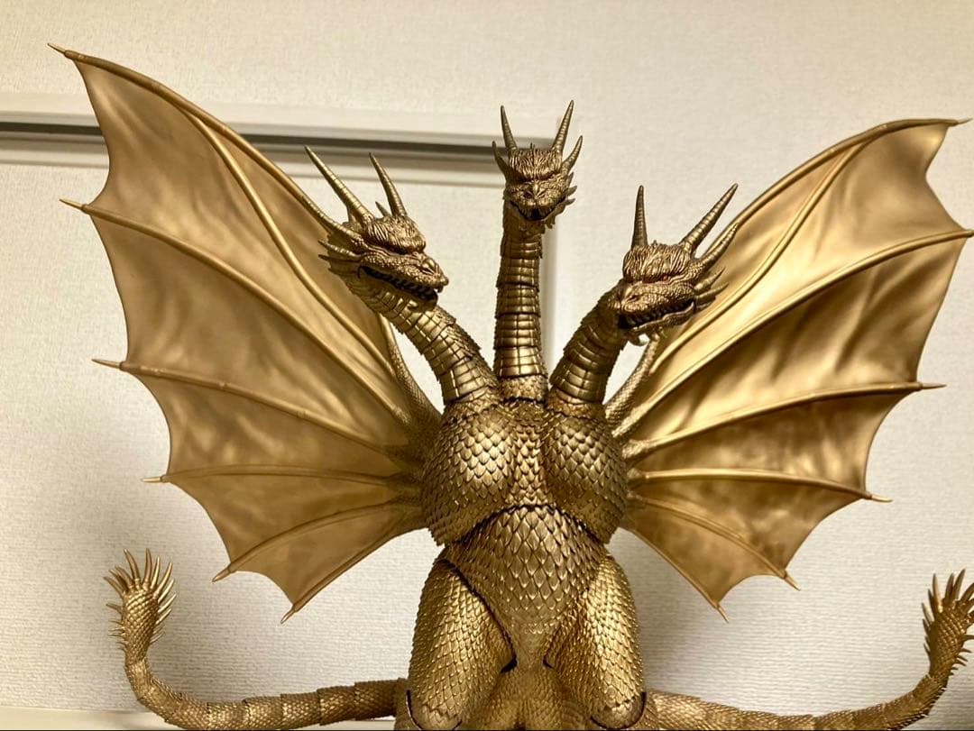 キングギドラフィギュアKING GHIDORAH (1991) ハイヤトイズ - メルカリ