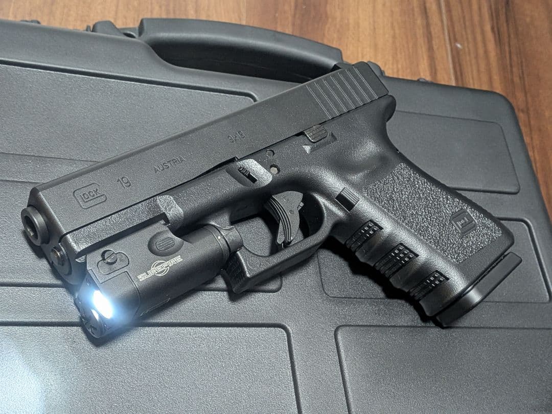 東京マルイ ガスハンドガン グロック19 Gen3 XC1レプリカとケース