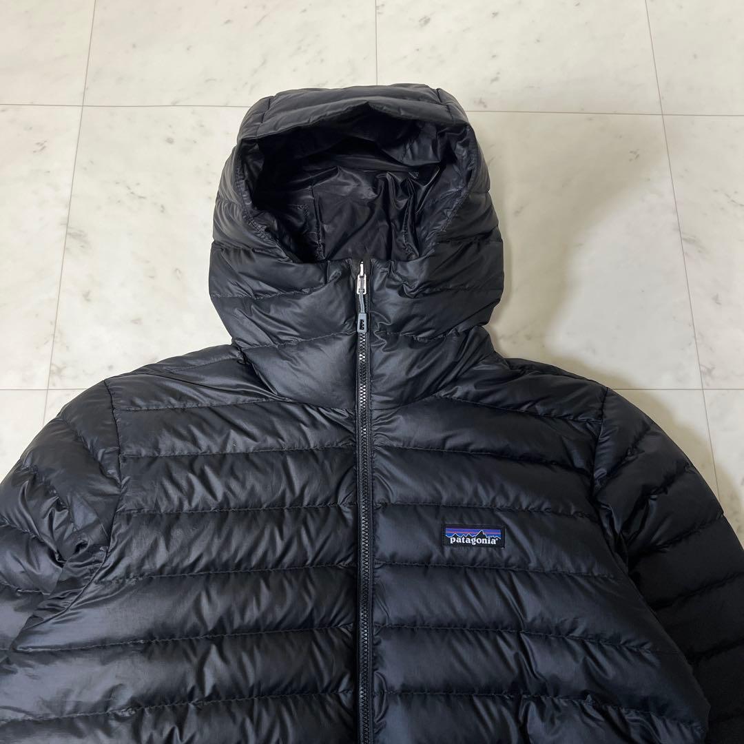 美品》パタゴニア ダウンセーターフーディ ブラック Mサイズ 2019年製